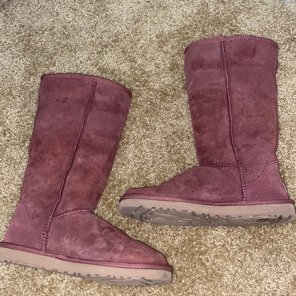 Size 8 Ugg boots - Picture 2 of 4